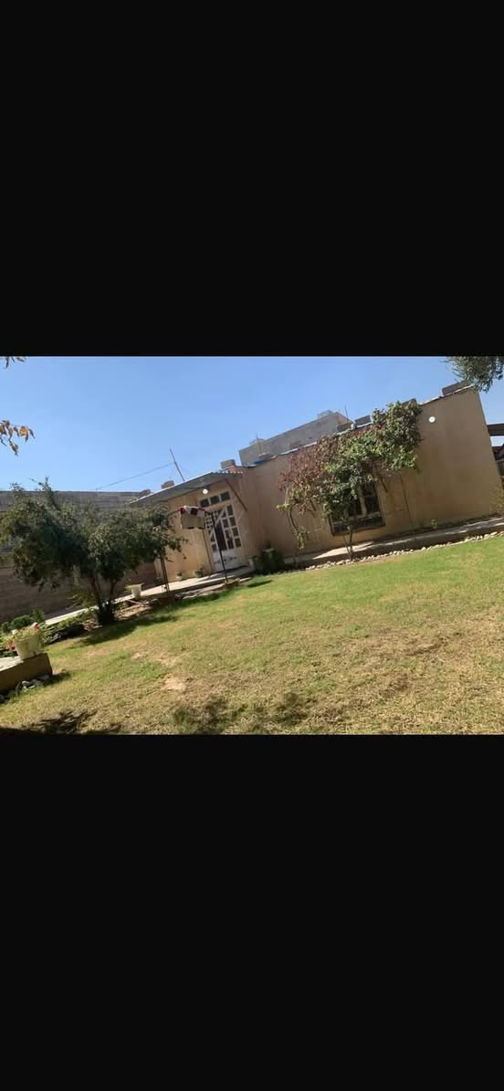 بيت للبيع خلف جامع السنه قريب على سيد السعار 3غرف مساحه البناء 160مساحه القطعه 325متر  ***********تصال ***********
