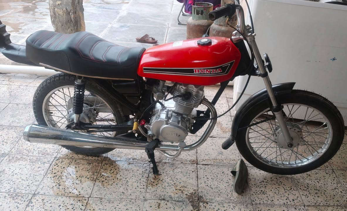 دراجه للبيع تعمير المكينه شلامجه اصلي وتعمير 22ولشاصي 14
دراجه مجفته وبيه خيط دخان السعر 600وبيه مجال لشراي فيس ممتواجد تصال فقط    ***********@@@
@الكل
