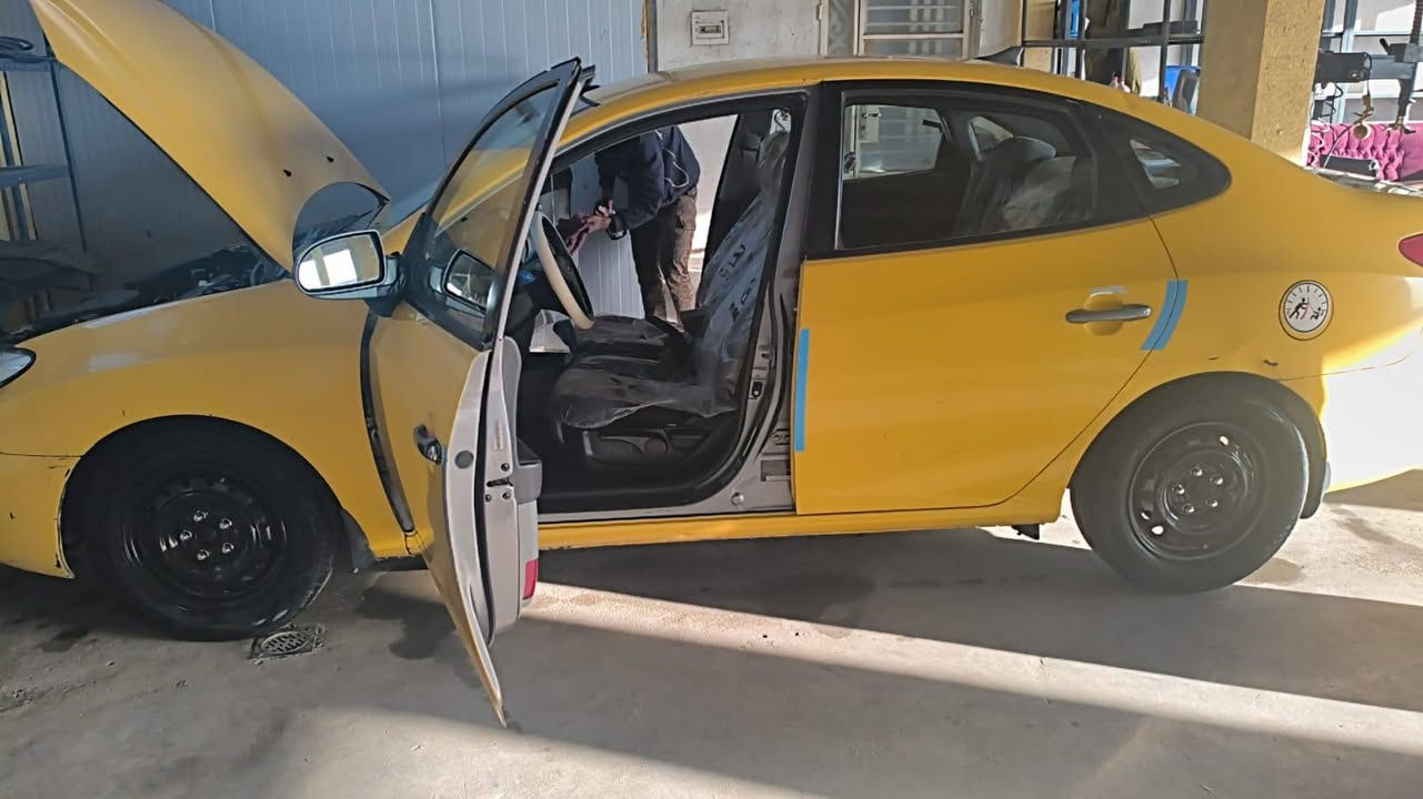 سلام عليكم ورحمة الله وبركاته النترا ٢٠١٠ حادثهة قطعة وحده باب فقط باقي مكفول بجم كبس بلادي مال شركه سيارا كله بلاد شركة مابيهة  منفوضه علا خير حبايه بس دبلات صدر شوي تعبانات رقم وسنويه بسمي ٩٥ وبيهة مجال مال جيه ***********
