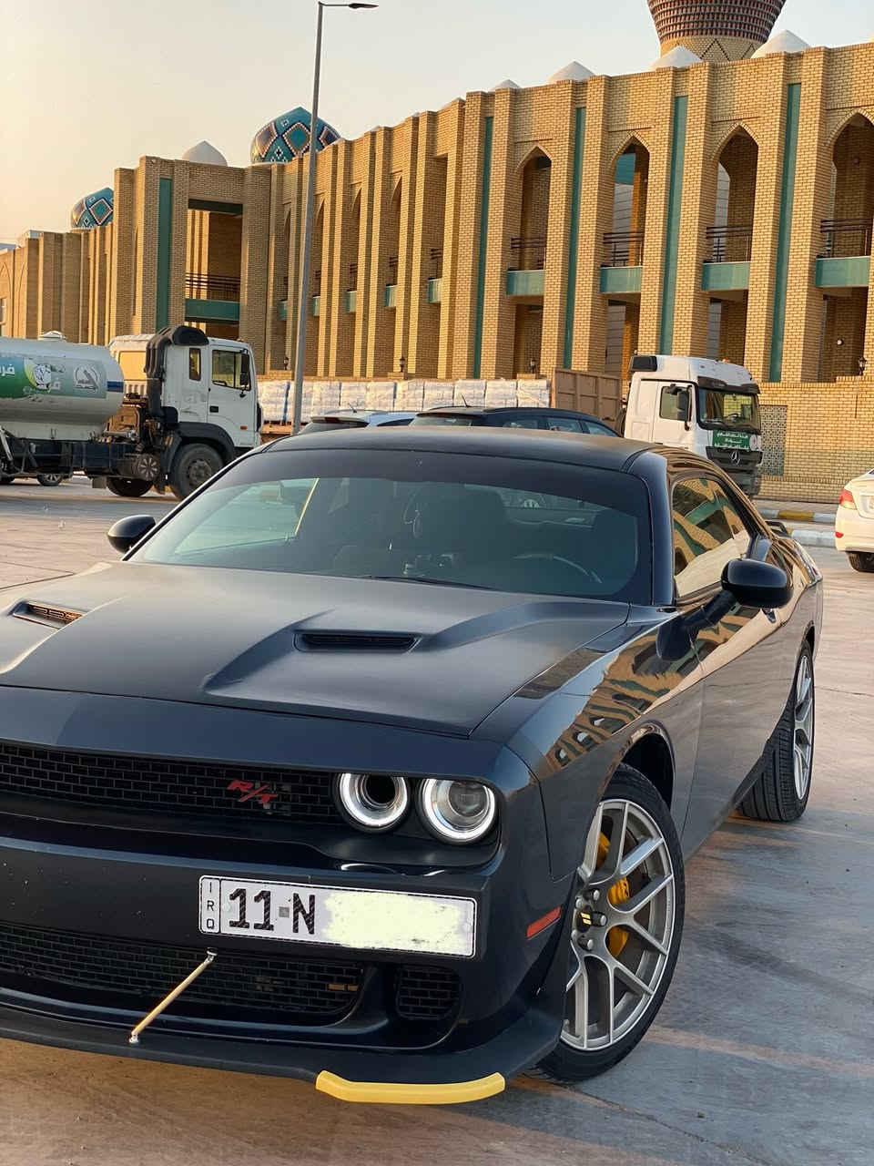 السلام عليكم
بيع مستعجل ماكو هيچ نظافة بهيچ سعر 
چالنجر 2017 SXT Performance Edition 
نسخة اداء خاصة تختلف عن باقي النسخ 
ابرز هاي المواصفات اكسل 3.08 بلادي 
السيارة عليها ويل دايتونا اصلي وتخم تاير جديد 
سستم انارة محيطية داخلية 
لايتات امامية جديدة 
گير محرك اكسل گاردن كلهن مكفولات
السيارة ماشية 95 ميل قابل للزيادة 
السيارة عليها برمجة كاملة استخدام يومي وبرمجة ثانية اداء عالي 
حدادية وتبريد 100/100 
هايدروليك الگير بدلته بالموعد 
الاكسل جديد 
ثيم SRT للشاشة والعدادات 
شاشة مبدلة كاربلاي مال موديل 20 سعرها 4 ورقات 
 وراديترات ومراوح بلادية مال الشركة يعني انسة الحماوة
سيارة جاهزة على اخر حبة وماناقصها برغي واحد 
جميلة وناصبة وبالعافية على الياخذها 
سنوية 2030 بإسمي تحويل مباشر 
الحادث دعامية امامية واصبع من البنيد ومصلح نفسه بدون فتح 
وبيها قطع كلير من أمريكا طبقة خفيفة جداً گوة بينت بالسونر بدون فتح أو تصليح
لغد شاصي دواخل كفالة من الشخط 
السيارة مصلحة داخل امريكا وداخلة للعراق كلين تايتل تعمل وتسير 
وبيها 3 رصعات بالقمارة مال تحميل ممبينات 
سعر السيارة 139 ورقة وبيها مجال بسيط
مكان السيارة بالكوت 
واتساب واتصال 
***********
