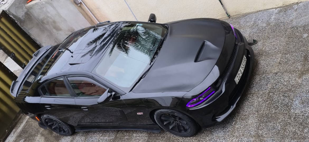 جارجر RT /2017 
5700 CC
رقم اربيل جديد 
ماشية 120 ميل 
حادث قطعة وحدة صبغ جاملغ خلفي 
باب خلفية مبدلة نفس لون 
محدثة دعاميات امامية خلفية وبنيد srt 
 محرك كير مكفول صدر جديد منضومة مي وتبريد جديدة 
مكانهة بغداد
السعر 19,800$
للتواصل: *********** واتساب
*********** واتساب بغداد, العراق
