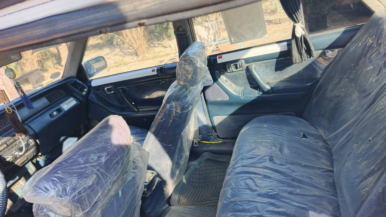 يالله السلام عليكم سيارة سيدان للبيع موديل 1990 سياره جاهزه وحلوه مال جناي كهربائيات كلها شغاله كير ومكينه خير من الله دواخل جدد رقم نينوى إنكليزي سنويه للغايه 2030 مكان السياره واسط قضاى العزيزية السعر اتصل وتدلل الهاتف ***********///***********
