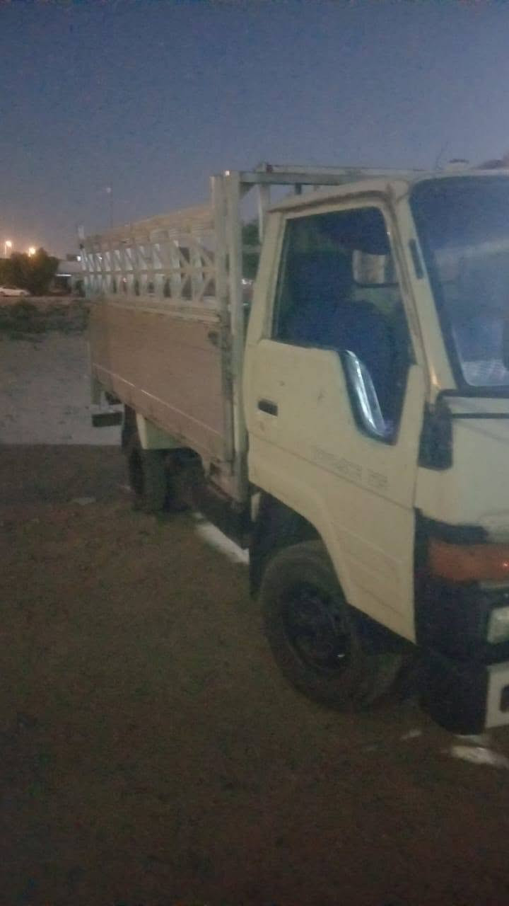 السلام عليكم دانيه للبيع موديل 93 ومحرك 3,000 السعر 37 ورقه بها مجال الرقم بيغار المكان النجف الاشرف  ***********
