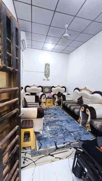 #احجز_موعدك_الآن_لرؤية_العقار

بيت للبيع بناء حديث 
#الموقع
 البصره البهادريه 
قريب السايدين 
رابع بيت عن شار التبليط
 #طابو زراعي عراقي 
نسخه من الطابو + وكاله
تتكاتب مع صاحب الارض مباشر

#المساحه 110M²

#يتكون من
2غرفتين
▫️ صاله 
▪️ديوانيه 
مطبخ 
طارمه
صحيات(داخلي و خارجي)

#السعر 70 مليون وبي مجال 
كافه الخدمات متوفره

 موقع مميز  
▪️مدارس قريبه
▫️ماء حلو كهرباء اناره
▪️شوارع مبلطه
باقي التفاصيل  واتساب 
***********
