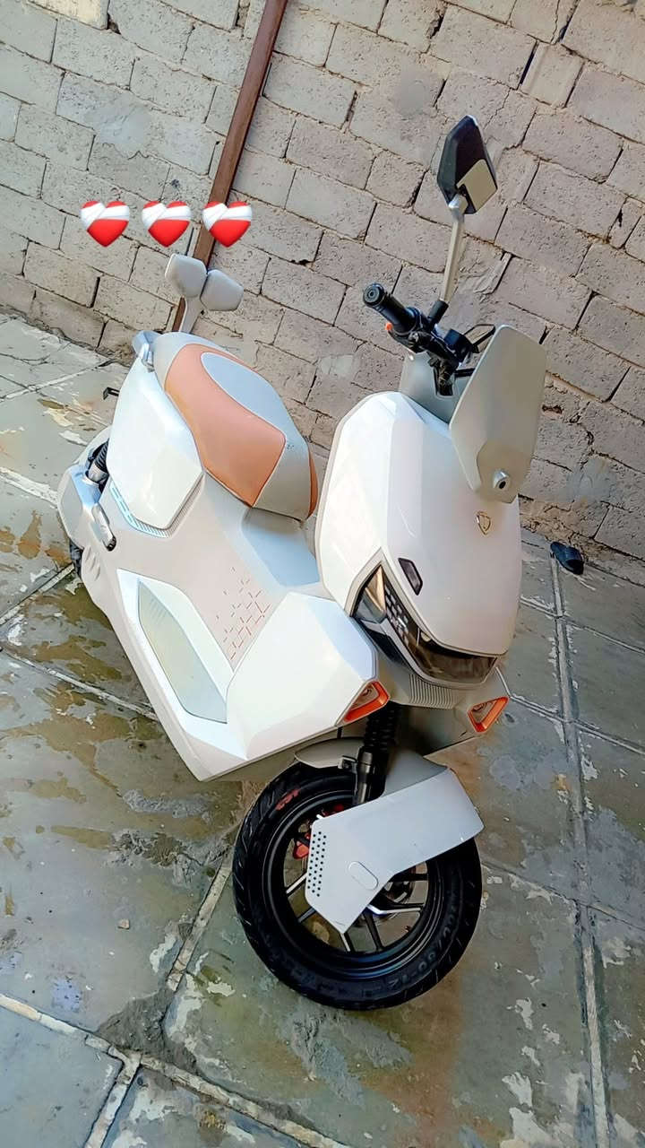 السلام عليكم ورحمه الله وبركاته للبيع دراجه شحن نوع الملكه دراجه نصيفه بطارياتها جدد ملف 2000s نضام باركP رجوع للخلف. الدراجه عارضها ب مليون و600 وبيها مجال بسط. رجأً الميعرف شكد سعر الدراجه وميعرف بيهن خل يعبر المنشور للستفسار ***********
