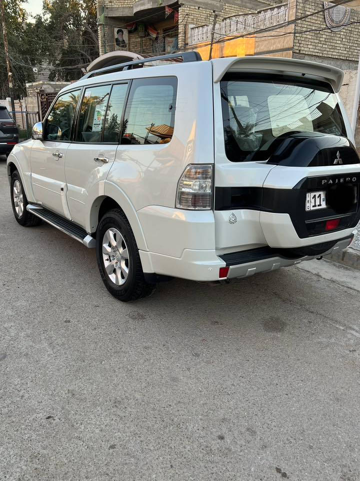 السلام عليكم 
باجيرو حبتور 2015 صدفي بوضع الشركه جديده بمعنه الكلمه 
مكفوله كفاله من الصبغ والبارد والشخوط لوك سياره جديد
شرط حته البلاستك مابي صبغ كفاله ماشيه 63 حقيقي وعل فحص  مكينه بوضع الشركه كير بوضع الشركه برغي مامفتوح بيهه صدر امامي وخلفي جديد شرط تراي زيرو طسه معالجه 
سيرفس كامل مسويله ادامامه تخم تاير برجستون مروحه إضافيه تبريد شرط ثلج سياره جاهزه عله آخر حبايه كتلوكات شركه بعدهن بيهه حته سويج لاه بعده مامستعمل سبير بعده مانزل بعدهه جديده كلش سياره وعل ايد وحده لوك مواصفات 
فتحه طكيتن 
كشنات جلد
دبل كشن كهرباء 2
سستم ايرياك
زراك لايت
مري شفط
كامره خلفي
وحساس خلفي
ثلاجه بل جكمجه 
7راكب 
لايت زنون 
بكلايت ضبابي
سستم دمامات الحبتور 
دبل تحكم ستيرن 3
داخل صاح 
فوريل 4x4
محرك 6سلندر 3500
كير 5نمر 
خمس ويل كب
بيبان جلد
مري عاكست الضوء
سياره فول الفول الحبتوره رقم بغداد دولي جديد هزه وسنويه جديده بسمي اتصال *********** مكاني بغداد
