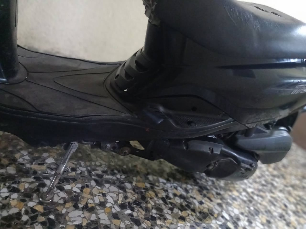 دراجة كفاله ما ناقصها بس استان تعليك مكينه مكفوله دراجة برغ ما مفتوح بيها كلشي بيها بلاديات رايدها ب 900 وبيها مجال مكاني شعب ورقم ***********
