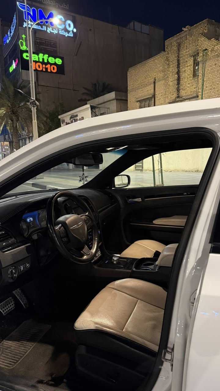 كرايسلر اوباما   — Chrysler Obama
‏‎‏‎وارد خليجي 

‏‎‏‎الموديل           — 2020 

فئة                  — 300s 

حجم المكينه   — 5700/ V8

‏‎‏‎اللون               — ابيض    

الملاحظات 

‏‎‏‎المسافه المقطوعه —87000mi

تخم تاير جديد

صدر امامي خلفي جديد 

ادامه كامله 

‏‎‏‎المواصفات 

-بانورما 

‏‎‏‎- بصمة تشغيل 

‏‎‏‎- بصمة أبواب 

‏‎‏‎-تشغيل عن بعد 

‏‎‏‎-ترحيب عند الاقتراب 

‏‎‏‎-كشنات جلد 

-كشنات تدفئة تبريد الامامي خلفي تدفئة

- گير ماوس 

-حساس امامي خلفي 

‏‎-تدفئة ستيرن

‏‎‏‎- ستيرن بحركه كهربائيه 

- ليد نهاري 

‏‎‏‎-كراسي  بحركة كهربائيه 

-دوسة البريك و البانزين متحركة كهربائياً 

‏‎‏‎-تحكم ستيرن جهتين 

‏‎‏‎-تثبيت سرعه 

-الكلاصات تدفئة تبريد 

‏‎‏‎-مانع انزلاق 

‏‎‏‎-كامره خلفيه

-بردة خلفية
‏‎‏‎
-الضوء متحرك مع الستيرن

باقي المواصفات المعروفه 

الاضافات

- دعامية STR 

-كزوز بوابات 

-وسطيات هلكات 

-جوبلس متحرك s3

-لهب (نار) 

-برمجة عبود عبقرينو 

الضرر  (موضح بلفديو )

للاستفسار 
*********** 

مكان السيارة (البصرة الجزائر)
