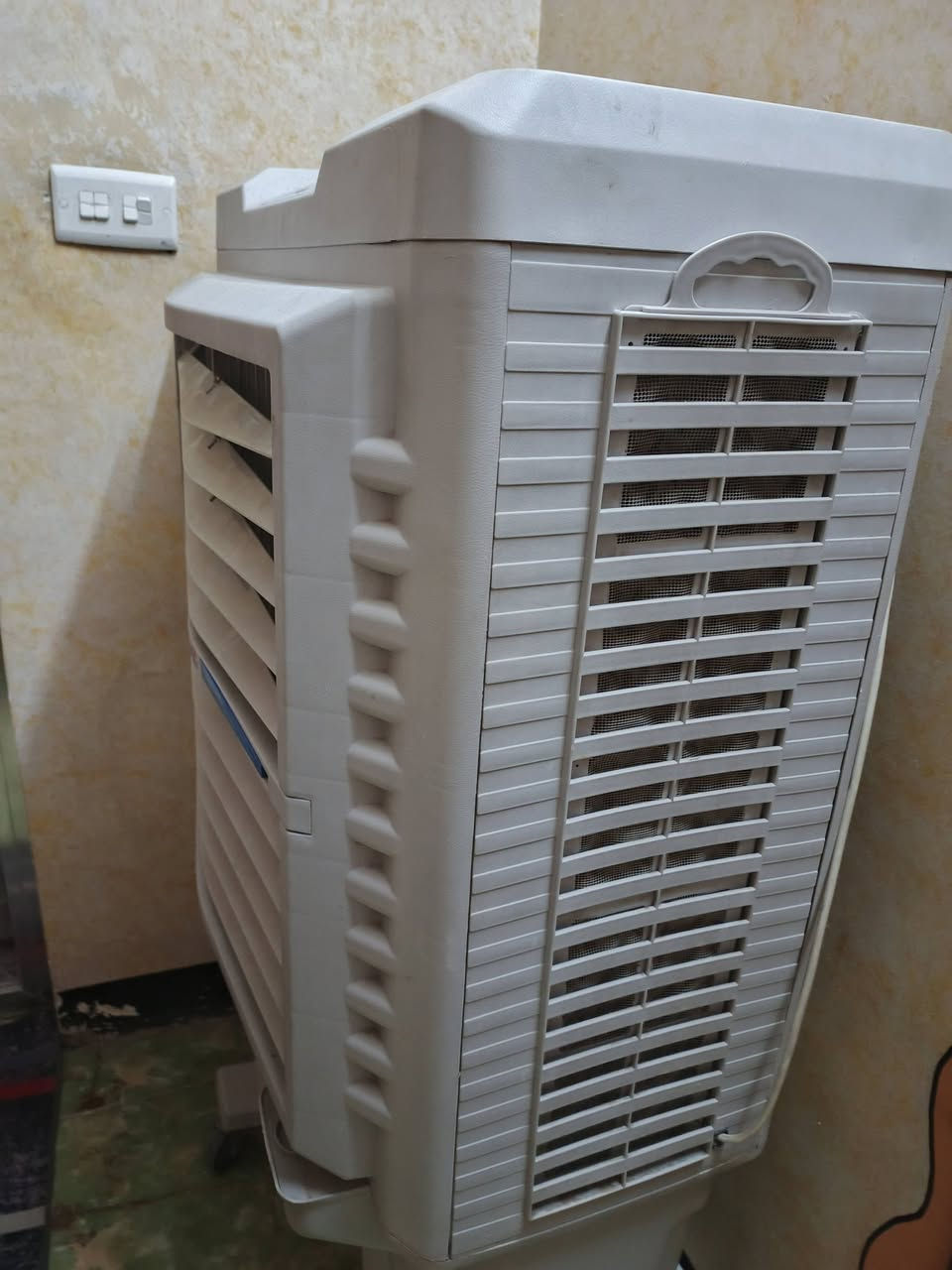 مبردة للبيع نظافه فول استعمال قليل جدا 
السعر 160 العنوان بغداد الحريه


**إذا كنت صاحب هذا الإعلان وتريد حذفه لأي سبب، رجاءا أرسل رسالة إلى الدعم الفني**
