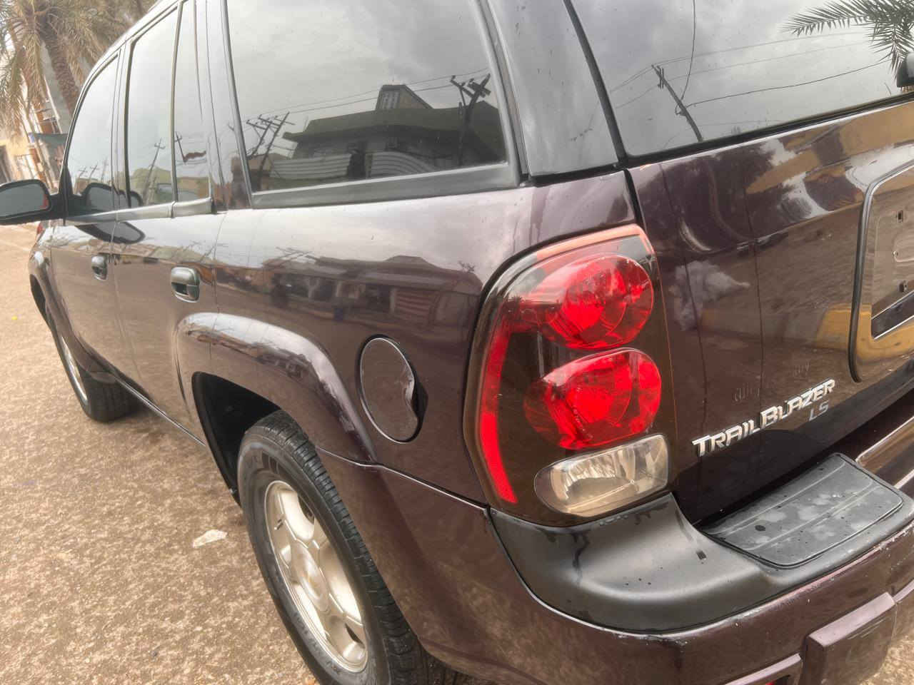 شوفرليت بلايزر ٢٠٠٨ بلاديه ونظيفه بدون صبغ كير محرك نظيف صدر جديد  تبريد شغال كهربائيات كلها شغاله وباتريك جديد  جاهزه بدون نواقص بيها كتاب مزاد وزاره الداخليه السعر ٧٠ وبيها مجال للاستفسار الاتصال ***********
