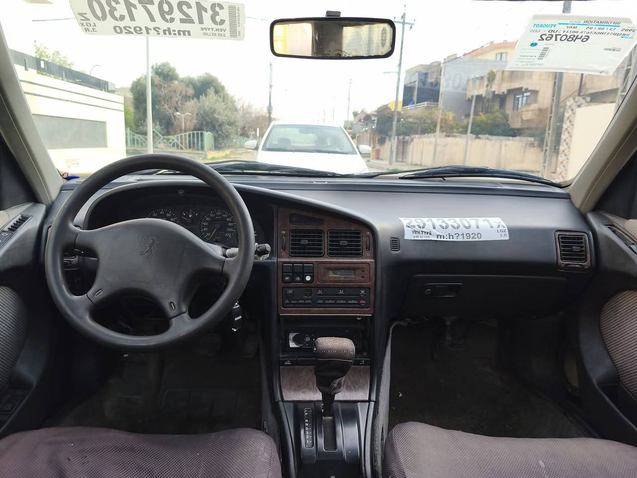 بيجو فرنسي 405
موديل 1993  كير اوتماتيك 
محرك 2000  
كير ومحرك بشرط
تبريد ثلج تدفئه شغاله 
لا صرف ولا نفخ 
رقم الماني  نينوى باسمي سنويه 2027
كابون بانزين بيها 
اربع تايت جدد قبل سبوع مشدودات 

***********
