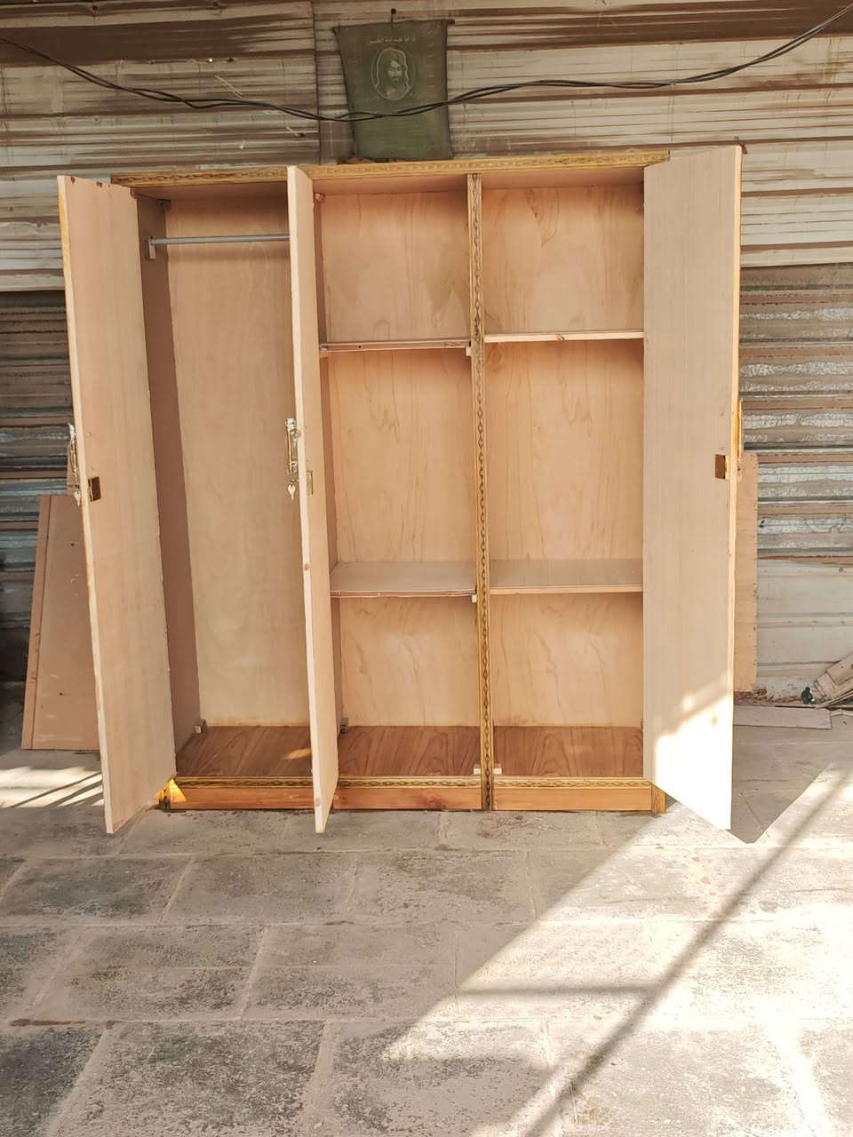 كنتور ثلاثت ابواب البيع سعر 175 مجال قليل جدن
@إشارة


**إذا كنت صاحب هذا الإعلان وتريد حذفه لأي سبب، رجاءا أرسل رسالة إلى الدعم الفني**