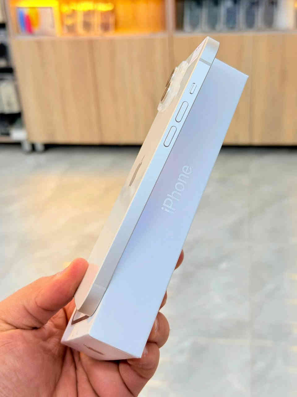 ايفون 14 بلاس  ايسم ذاكره 256 بطاريه 88 يعني جديد نضافه ميه بل ميه خيال مال زلغ مابي كامل ملحقاته وتر بروف فحص حاسبه كله نورمال يعني ممبدل بي شي شرط تفحص بالوكاله 
لون مميز  متوفر توصيل بشروط اوليه و تاخذه ضمان 5 ايام اي مشكله او عطل من المركز 
السعر 550 الف
العنوان بغداد البياع شارع 20 مقابيل علي العناب او الشيف السوري مركز الهاتف لاصلي 
📞📞***********
📞📞***********
