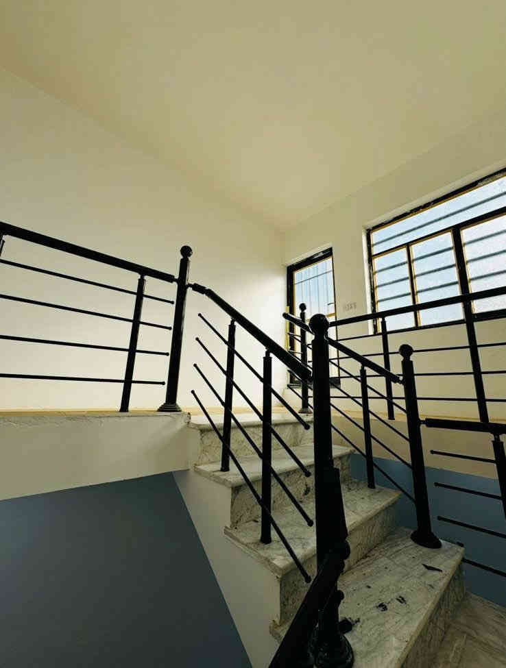 🏠بيت للبيع      (مكتب الربيعي ) 🏠 🏠 
📍الموقع/ (حي القاهرة - شارع شيف سوري )

ملاحظه/البيت جديد زيرو ## 

 .مكان ماطور ____

 ..كهرباء كل طابق معزول عن الثاني.بناء ##

 ______درجه اولى 🏰🏰🏰

📌المساحة/  80 /

 📌الواجهة/  4 و 20 س /

📌النزال/ 20  /

الطابق /آلأول/ طرمه صغيره / 

 اسقبال / مطبخ / حولي / خدمات / غرفه نوم

الطابق  /  الثاني / 2نوم.حولي .خدمات /

 #.بيتونه كبيره.سطحين#

للاستفسار ☎️📞

📞***********_____
