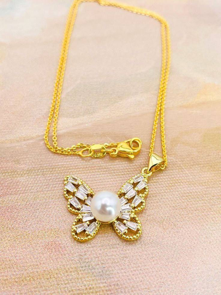 قلادة الفراشة🦋

لصاحبات الذوق الرفيع 💋
قلادة نسائية فاخرة مطلية بالذهب مع ميكرو مرصعة بحجارة الزيركون مع لؤلؤ 
✅طلاء ثابت
✅ذهب برازيلي اصلي
✅ مايتغير لونهه
✅متوفر باللون الذهبي
الاصلية 💯 الحجر الداخلهة اصلي زجاجي وليس بلاستك لون المعدن طلاء ثابت جداا 
السعر 
🚘يوجد خدمة توصيل لجميع محافظات العراق @الجيمع


**إذا كنت صاحب هذا الإعلان وتريد حذفه لأي سبب، رجاءا أرسل رسالة إلى الدعم الفني**