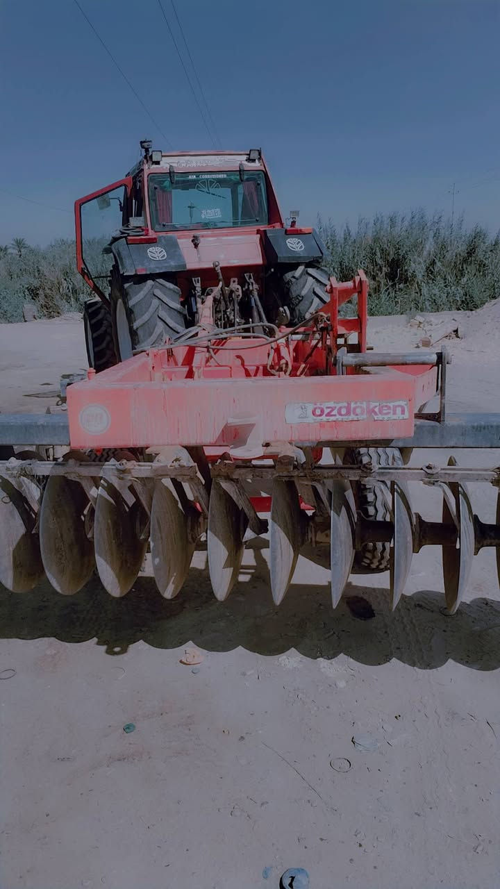 سلام عليكم مكينه البيع 160 گير عادي بك بل صفحه كسن بارز تكمه عريظه مكينه جاهزه *********** شاصي ابو الحنيه معه دسك حجم24الستفسار
