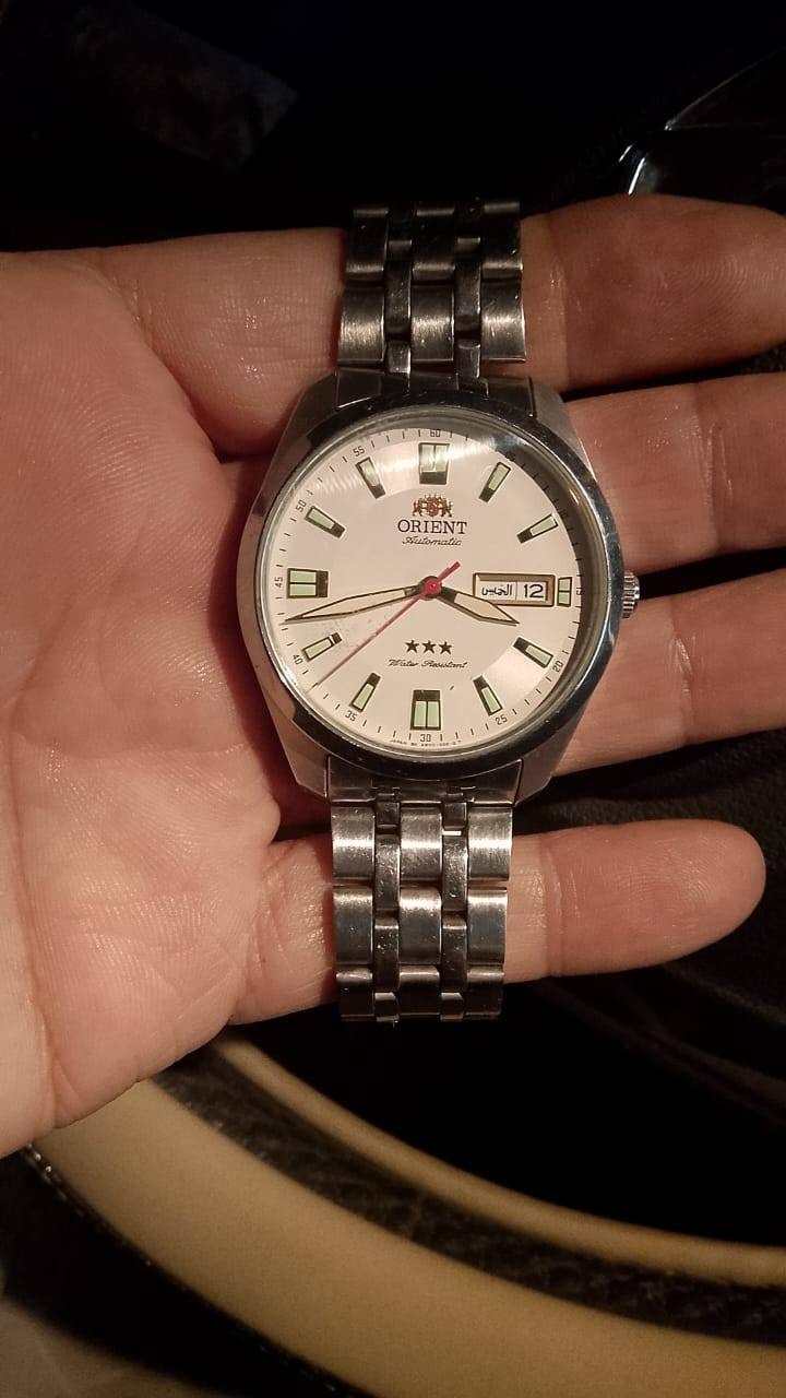 السلام عليكم..مجموعة ساعات اصلية كل ساعه وسعرها..واتس ***********
