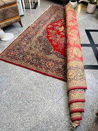من رخصة الادمن  زوليه 4×8 مستعمله بس نظيفه سعرها 75 وبيها مجال قليل  ا...