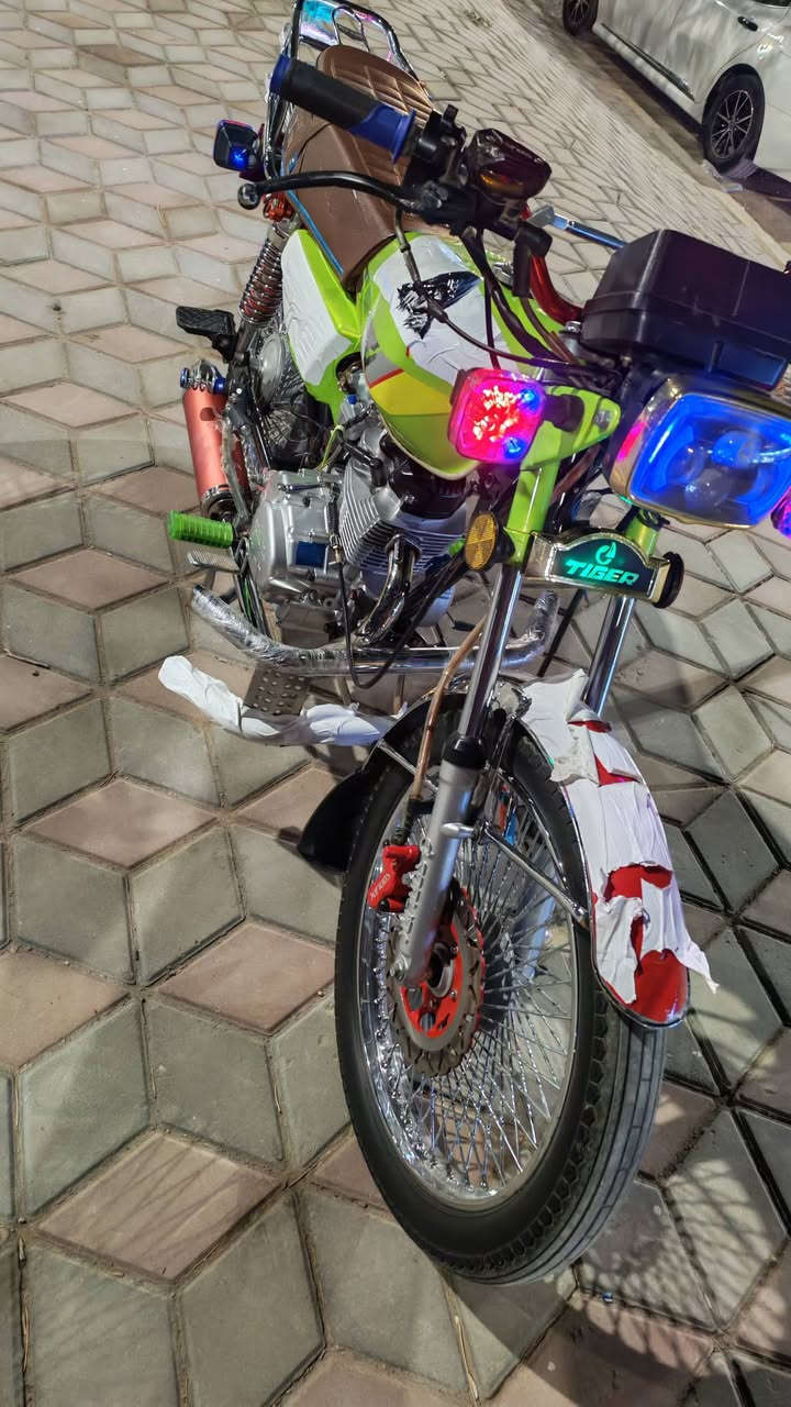 يالله سلام عليكم
تايكر اللبيع موديل 2024الون مميز 
اربعه كير المحركه جديد معنه الكلمه مكفول من كلشي ولا دايسته اصبانه او الله شاهد عليه ولا حته اتفيلس كدامك الصور او الفصله تشهد ويانه 
السعر 800او بي مجال 
التواصل *********** واتساب بي  الشراي فقط
