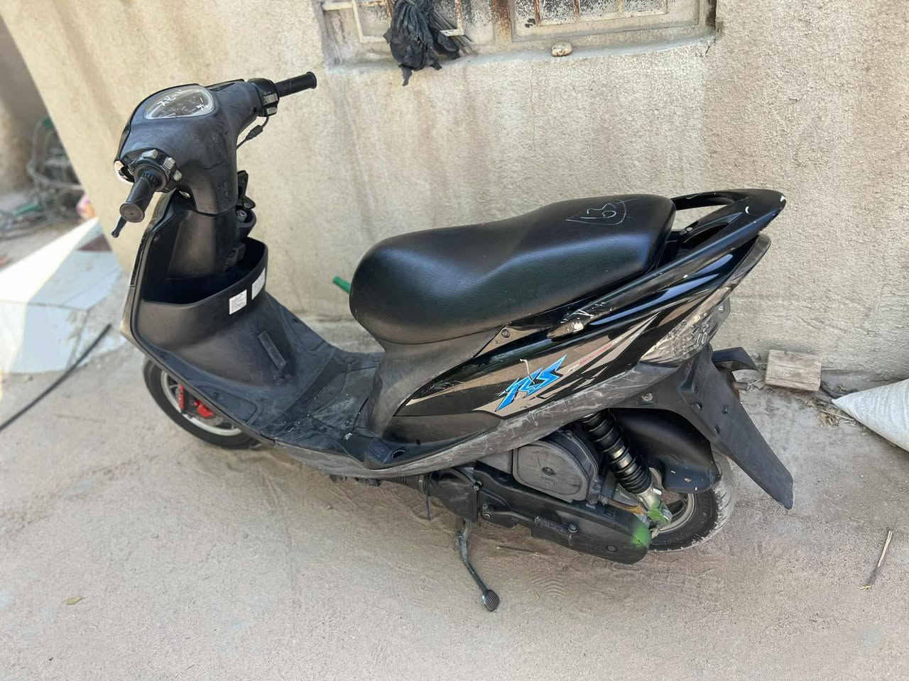 سلام عليكم خوان ماكس عدله رمبه ماصله  سبوعين من طلعت من الوكيل   بي ولكب بلادي  وياه اجه  مختمه   دراجه   مال  جنايه  والله محتاج اريد  ابيع  كلش  شغال  بي  سعر  مليون  150 الف  مجال  بي  بسيط  مكاني  بصره  ابي  الخصيب  طريق  عوجه  ***********
