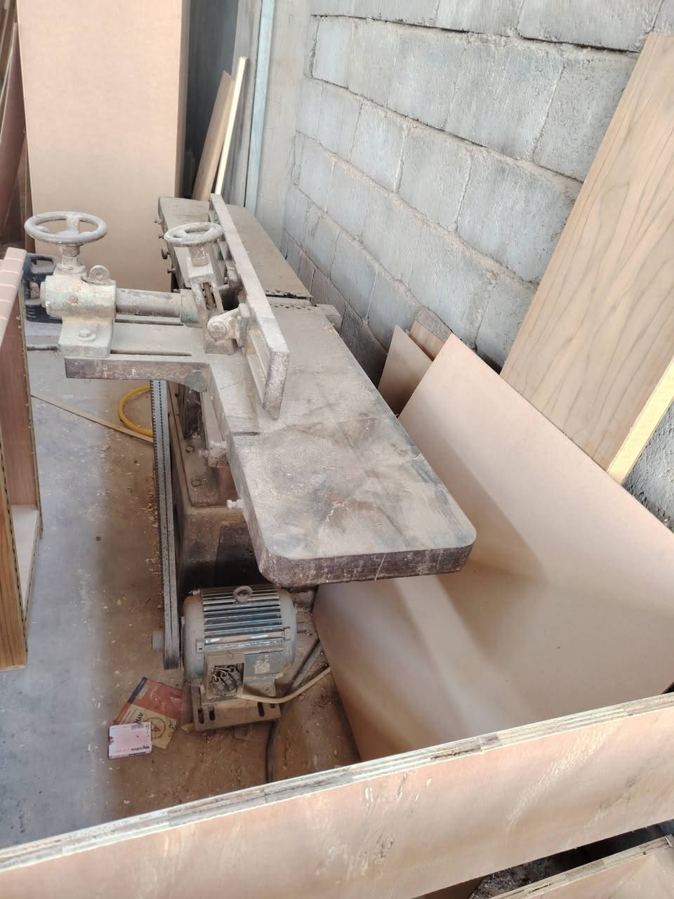 السلام عليكم
مكينة انكليزيه للبيع شغاله سعر 900وبيها مجال هذا رقمي ***********
