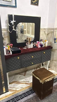 بيع مستعجل • غرفه اخشاب
