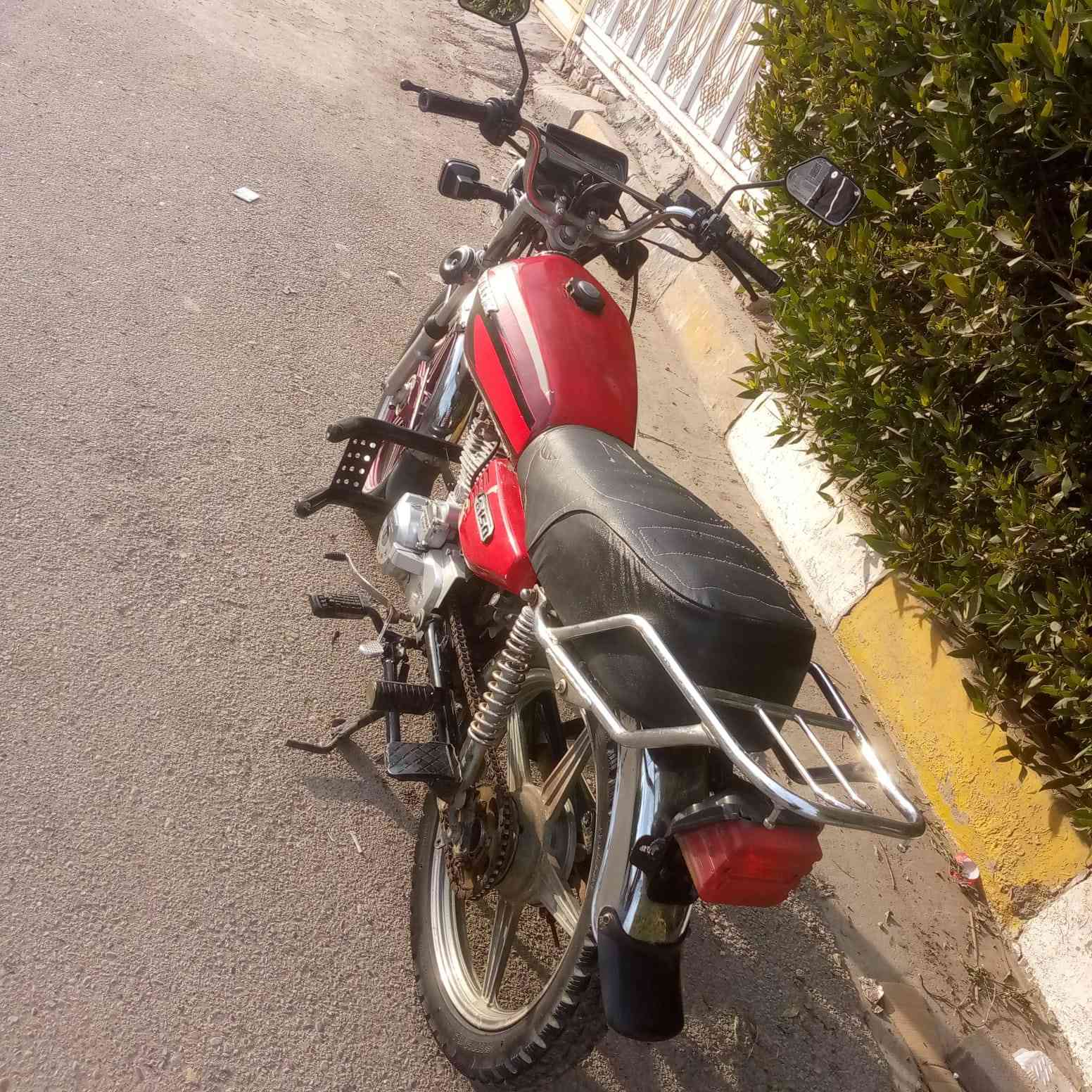 سلام عليكم دراجه إيراني خمسه كير مديل 21 أوراق كامله كير محرك خير من الله كهربائيات شغاله سعرها 400 عنوان بغداد حسينيه الراشديه رقم ***********
