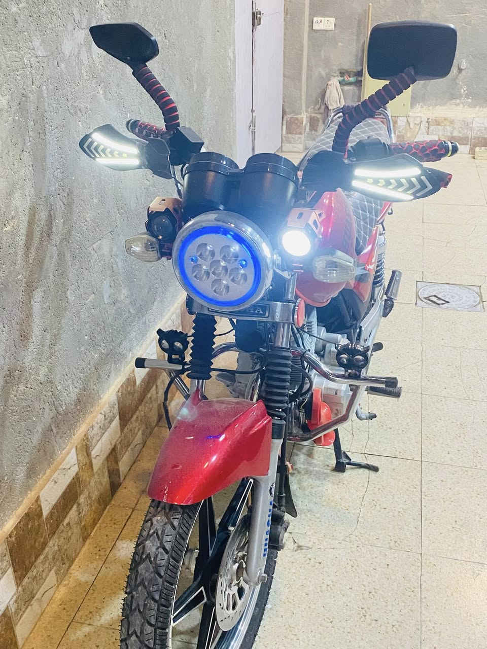 السلام عليكم هيوشا للبيع موديل 2022 ماروني دراجه حلوه ونضيفه محرك جديد تايرات ويلايه بلاديه 
محركها ناعم كير      { بيها أوراق كامله كمرك }
مكاني فلوجه. 

السعر مليون و100 وبيها مجال للشراي 
***********

‭0751 570 9042‬
