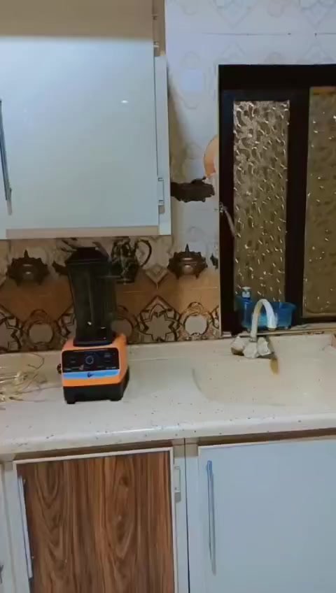 السلام وعليكم كاونتر للبيع تفصال جديد 5متر زاويه مثل ماواضح حتى كلوبات بي السعر مليون وربع بي مجال استفسار ع الرقم ***********
