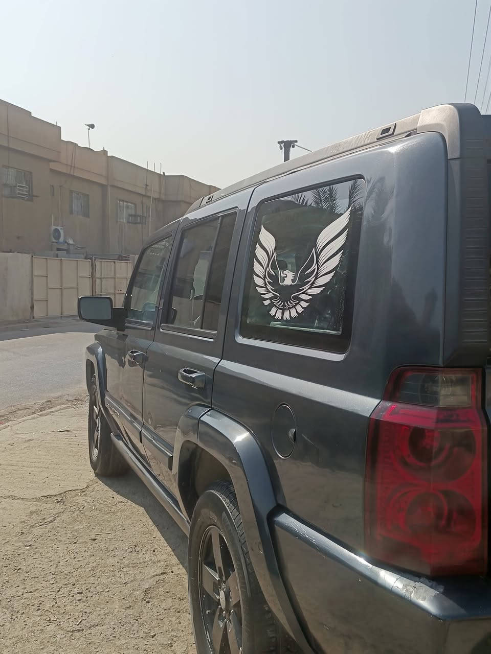 جيب كومندر
موديل 2007
وارد امريكي 
السياراه مكفوله 
تبريد شغال 
تخم تأيرات جديد
بيهه ضربه بلباب الصدر 
السياره نضيفه 
السعر 90وبيهه مجال 
المكان بغداد الجديده 
الرقم ***********
