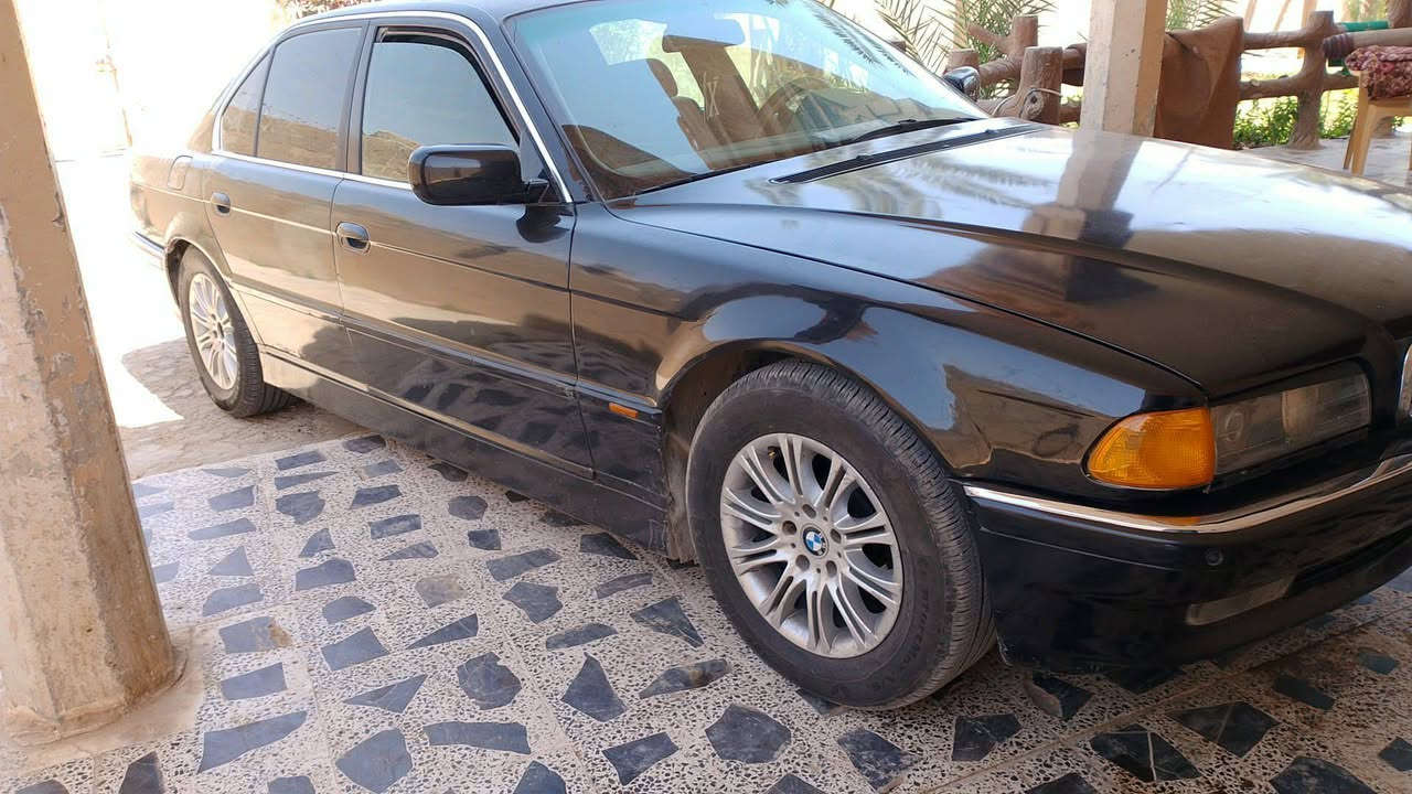 السلام عليكم ورحمه الله وبركاته 
BMW. 740. V8
M1995
السيارة ماندل راعيها سنوية موجوده 
يعني ما تتحول
(يعني لا گص ولا ادوات)
كير محرك اكسل شاصي كلها شرط
التبريد بي نقوصات بل كهربائيات 
السيارة جاهزة 
السعر:43بيها مجال 
مكان السيارة صلاح الدين بيجي  
اتصل وادلل***********
