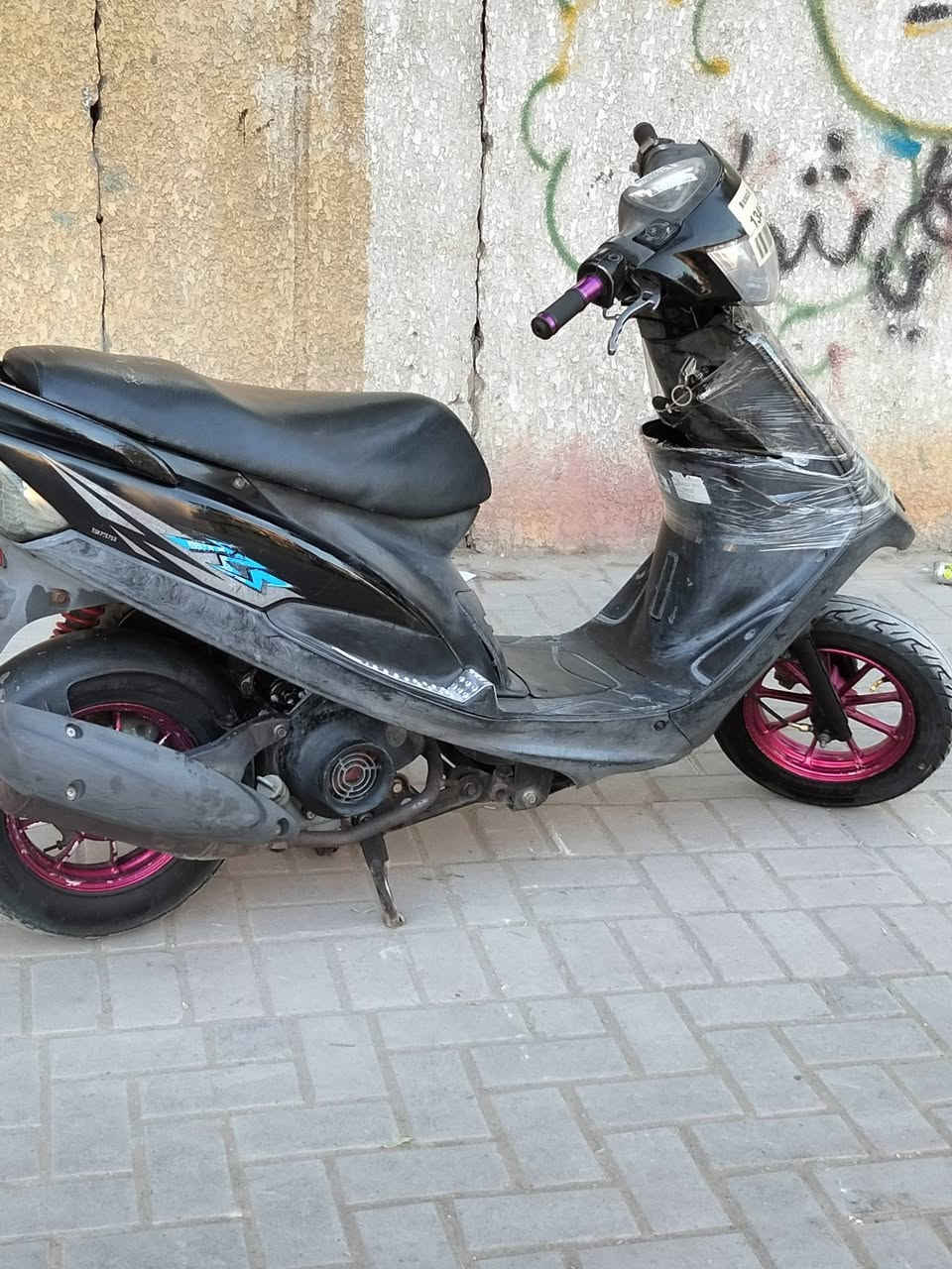 السلام عليكم مكلف باالنشر دراجة ماكس ياباني دراجة شلعه معدل كهربائيات كله شغاله دراجه جديدة بلادية اي نقص مابيها جيب فيتر وتعال العنوان بغداد مدينه الصدر قرب مطعم ليمونه الاتصال على الرقم ***********
