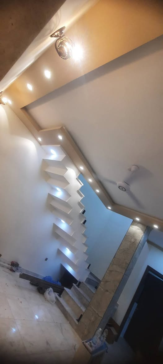 🏗️ بيتك العمر؟ لا تغامر بالأساس مع شركة السند! ⚡💧
تأسيسات الكهرباء، الماء، والمجاري هي شرايين البيت. إذا تريد شغل مرتب، نظيف، ويعيش العمر **وفق أدق القياسات الهندسية** في بغداد، **شركة السند** في خدمتك.
### 🛠️ خدماتنا تشمل:
 * **⚡ أولاً: التأسيسات الكهربائية الحديثة:** توزيع ذكي ومدروس للأحمال (3\text{ Phase}) لمنع هبوط الفولتية أو الشورت، استخدام أسلاك نحاسية أصلية بأعلى المواصفات، وتأسيس كامل لمنظومات الإنترنت، الكاميرات، والمنزل الذكي.
 💧 ثانياً: التأسيسات الصحية (ماء ومجاري)ضبط الانحدار الهندي (السلوپ) بالمليمتر لضمان عدم الانسداد نهائياً، استخدام أنابيب ضغط عالي، وفحص الشبكة بأحدث أجهزة الضغط (بار) قبل الصب لضمان عدم وجود أي نضوح.
### ✨ ليش تختار شركة السند؟
 * إشراف هندسي دقيق والتزام تام بالمواعيد.
 * استخدام أفضل المواد المعتمدة (ألماني، تركي، وطني نخب أول).
 * ضمان حقيقي وكفالة على جودة العمل.
📍 **نغطي كافة مناطق بغداد (الكرخ والرصافة)**
📞 **للاستفسار وتخمين التكلفة، تواصل معنا:**
واتساب أو اتصال: **[ ***********]**
أو راسلنا مباشرة على رسائل الصفحة 📩
**شركة السند - أساس متين لبيت العمر 🏠✨**
