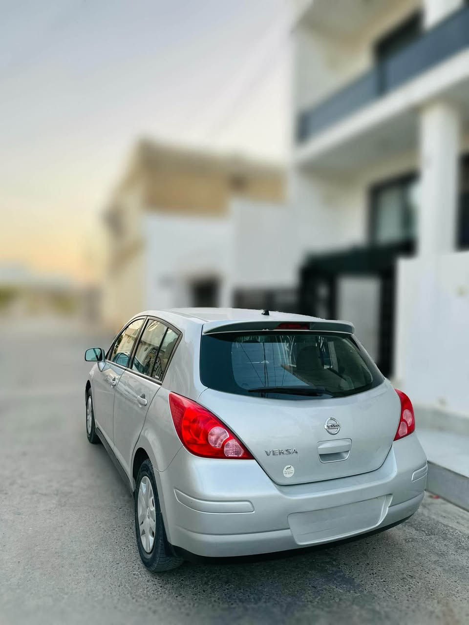 ڤێرسا 2012 دووپارچە بێناو مەکینە 18 گێرو مەکینە نەکراوەتەوە بێمەسەرەفە تەربرید لەسەر سویچ کارەبایی مەزوبوت ەک دینار مەسروفی نیە تازەپێشی توند کراوەتەوە لەجوانیدا نمونەیە کەم ڕۆیشتوە لەچاو مۆدێلەکەی

0750 6409320 رانية, السليمانية
