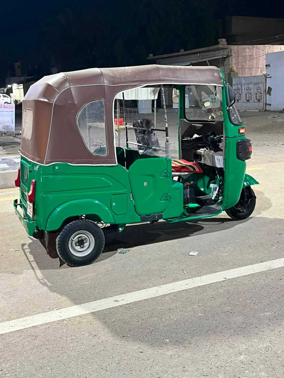 سلام عليكم للبيع 22 شهر 10 سنويه ورقم بغداد ب8وربع وبيهة مجال بصيط الشراي يتصل ***********
