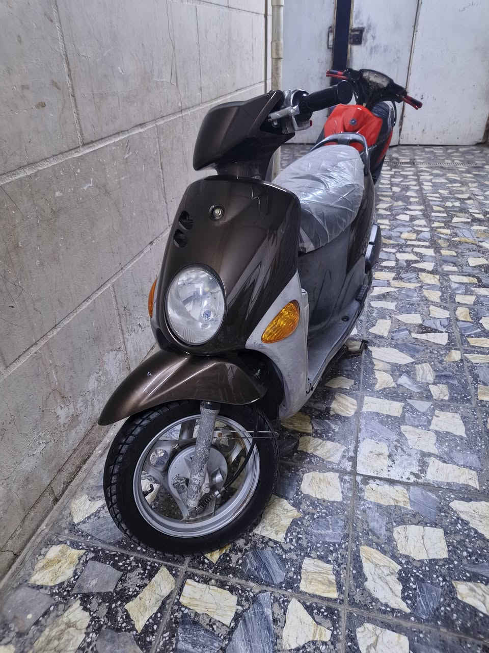 سلام عليكم دراجه فله للبيع دراجه جديده بس اشاير الي ورا ماكو الباقي كله نضيف السعر 750 وبيها مجال ***********
