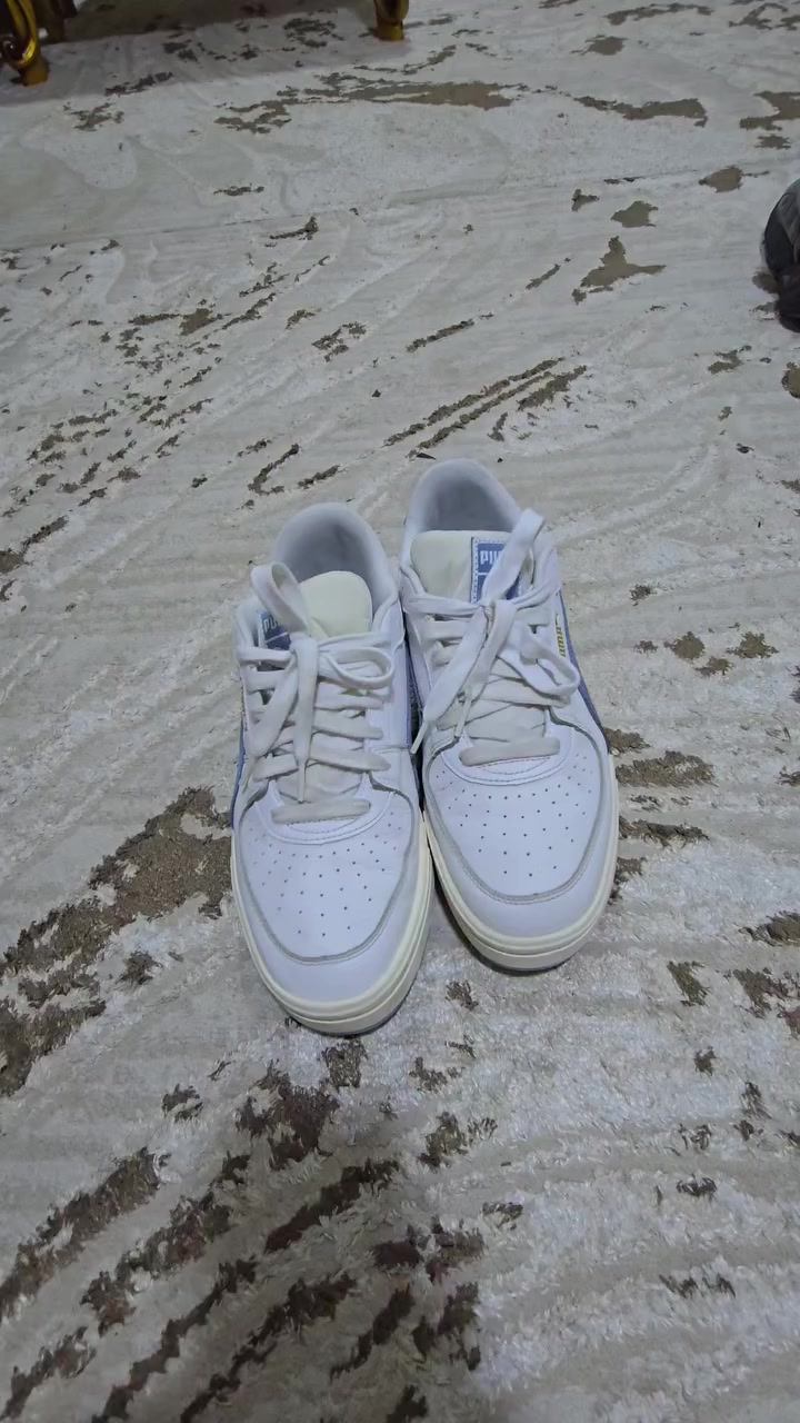 شبابنة الطيبين   اجلكم الله
احذية اصلية ونظافة واضحة بالتصوير   
واي حذاء مو اصلي  تاخذة للوكالة وبنفسك تتاكد ..
الاسعار   القطعة ٤٥ الف  ...
القياسات داخل الفديوات كلشي موضح ... رجاءا رجاءا لحد يعاملني اذا يخدمك السعر ادخلي وخاص وبالخدمة .. تحياتي للجميع  .. مكاني بغداد . وتوصيل متوفر ..


**إذا كنت صاحب هذا الإعلان وتريد حذفه لأي سبب، رجاءا أرسل رسالة إلى الدعم الفني**