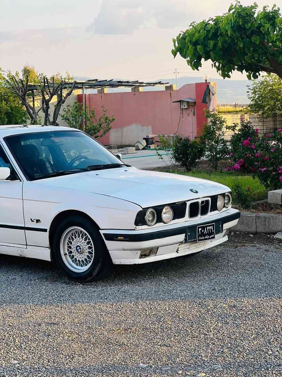 Bmw 520 
بی ئێم ٥٢٠ کەپس گیر عادی
مۆدیل ٩١ دوو جام کارەبا قفل مەرکەزی و بێ دەعم و لێدراو سلاید شاشە ئایپاد دوو جام کارەبا  گیرو مەکینەی  بە شەرت و بێ مەسروف 4 ویلی عەسیر لۆکی تازە بۆ بستراوە   ئارم پلاستیک هەولێر
 ٣٦ وەرەقە مەجالێکی برایانە 
*********** رانية, السليمانية
