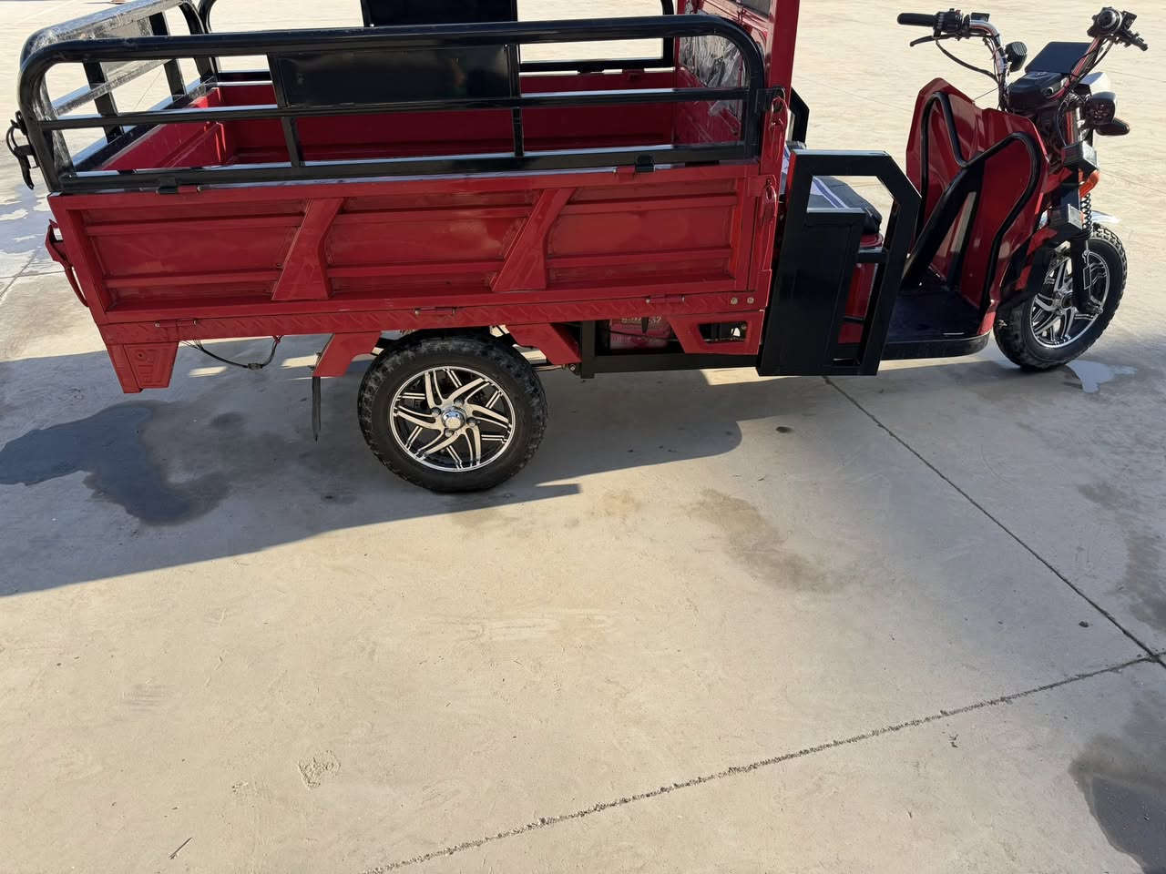 للبيع ستوته شحن سعرها 950 وبيها مجال بسيط الشًراي يراسل ***********
