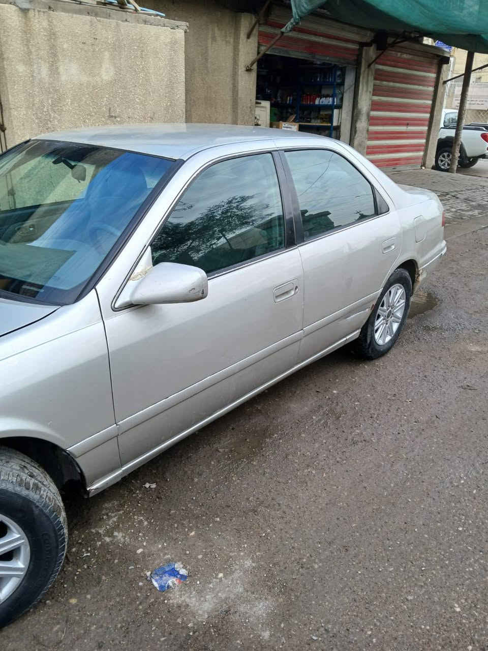 كامري موديل 2000 رقم بغداد الماني مصبوغ على نضافه بسمي مكاني بغداد وسعر 70
***********
