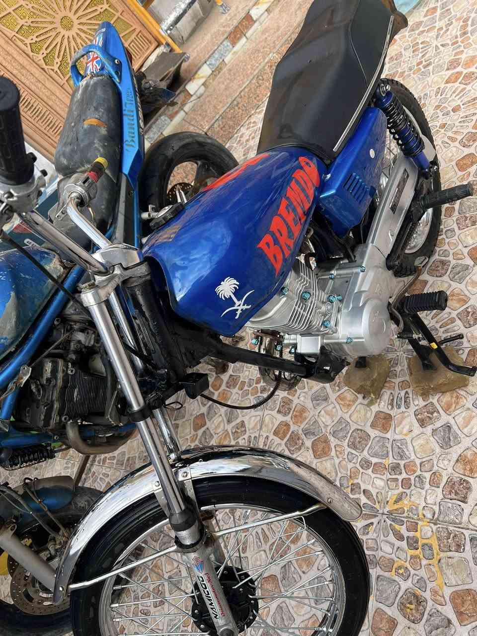 سلام عليكم دراجه ايراني نامه  اوراق مديل 2020 جاهزه دراجه اوراق اصولي شلعه ومعدل تخبل دراجه محرك نضيف مكفول من نضوح ومن صوت من دخنه كله مكفول ضفيره وباتري وياها سعر 800قفل مكاني بصره ابو الخصيب رقمي ***********
