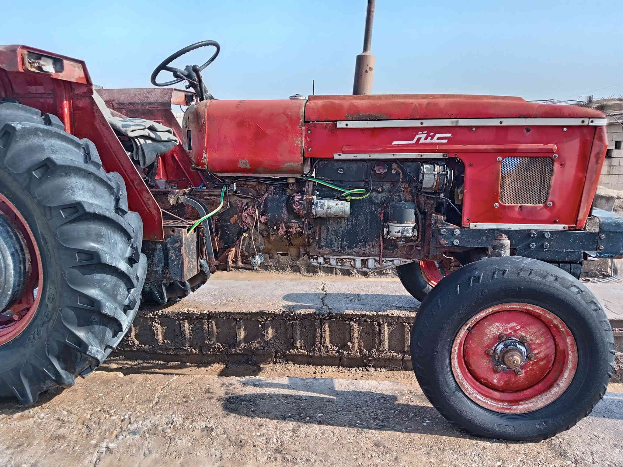 السلام عليكم عنتر للبيع نظافة فلو السعر خمس ملاين ونص وبي مجال مكاني الحويجة مفرق الصفرة الاستفسار عل رقم التالي ***********
