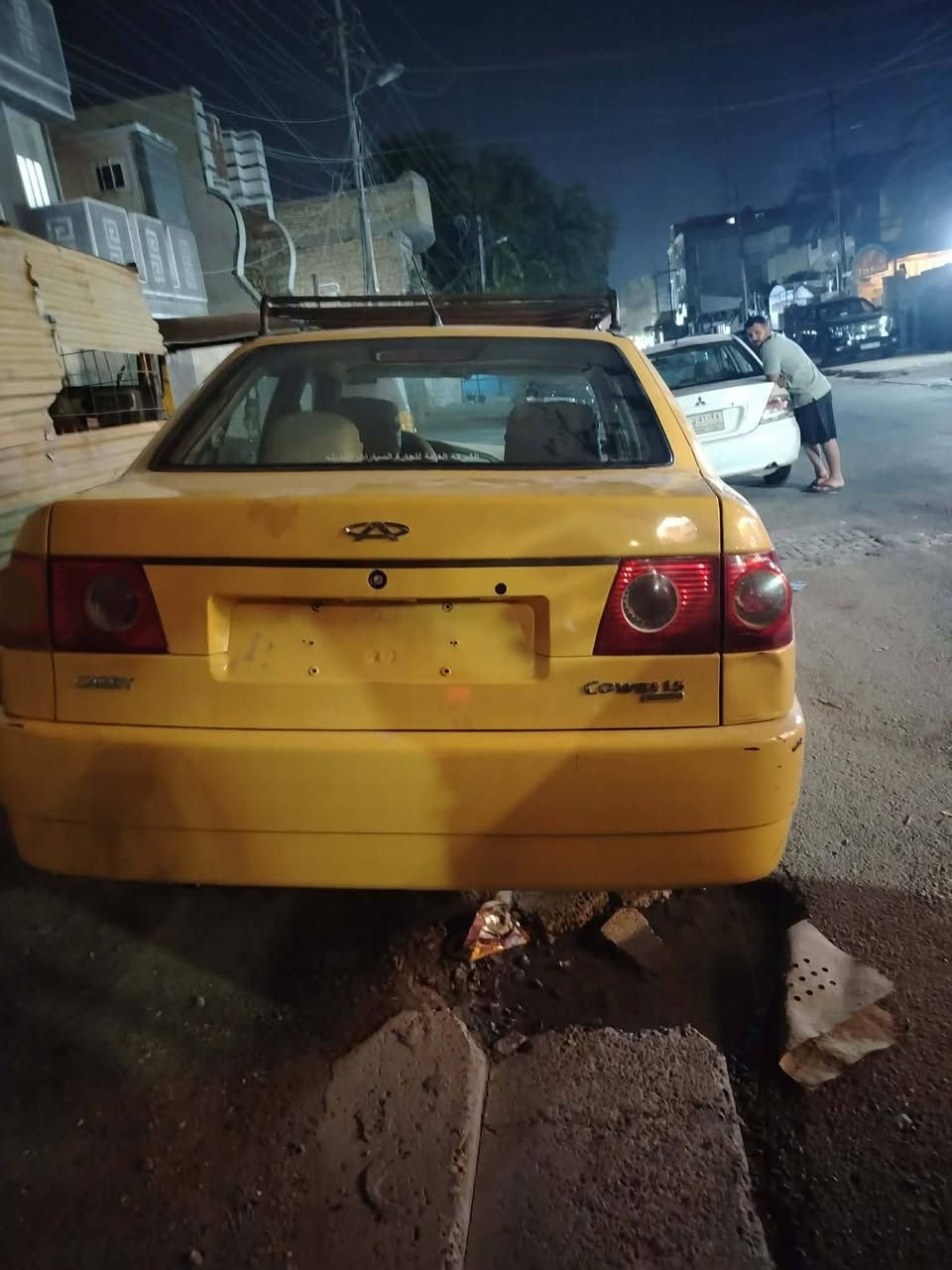 اسلام عليكم شباب سياره شيري كوين مديل ٢٠١٠ كير ومحرك كورلا لا تنقيص ولا تبخير ***********
 فول نضافه لوحات انكليزي مصفره هيه وغرامات بس تبريد يرادله تصليح سياره نضيفه وانضف من بل صور سعر ٢٩ وبيهه مجال بصيط الشراي
