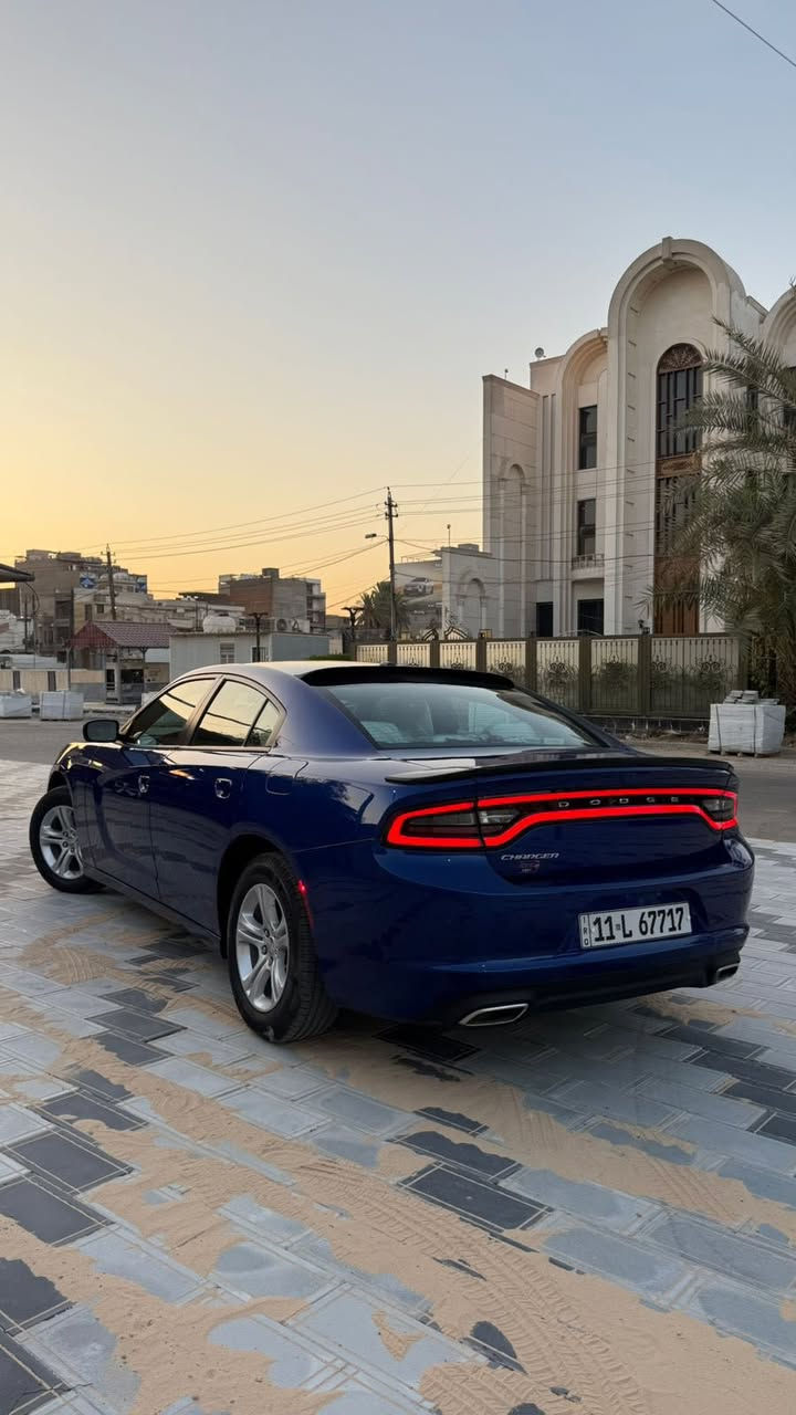 دوج جارجر 2022 SXT امريكي كلين تايتل بدون صبغ بدون ايرباك بدون حادث 
( حادثها سرقة دشبول فقط ) 
صور مرفقة بالمنشور 
السياره جديده جدا ماشيه 12 الف فقط 

مبدليلها دشبول مال جيتي كامل 

شاشه جيتي الحجم الكبير تشغيل عن بعد وباقي مواصفات الجارجر المعروفه 

السعر 26.000$ وبيها مجال بسيط 

مكاني بغداد / المنصور - حي المتنبي 
 ***********
