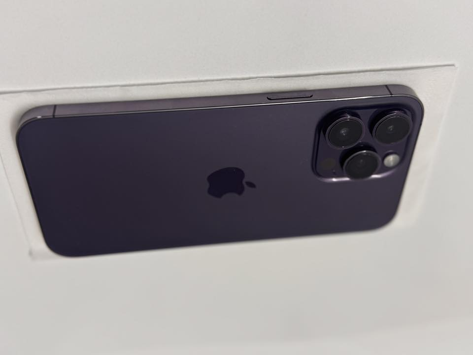 ايفون 14 بروماكس بنفسجي
ذاكرة 256 شرق اوسط ABM
تك سيم كارت شريحة وحدة بطارية 85٪ 
الجهاز نظيف شرط ممفتوح ولا مصلح وشغال بكفاءة الجديد 
رايدة 850 الف 
بغداد حي العدل
***********
