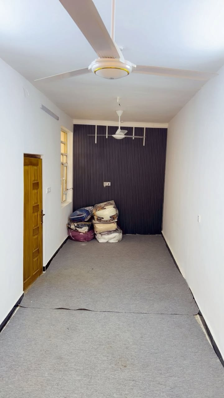 عقار للبيع طابو صرف 62 متر ونص
طابق ونص بشارع الكهرباء بالمعلمين 
قرب ملعب علي حيال السعر ١٠٥ مليون
***********
