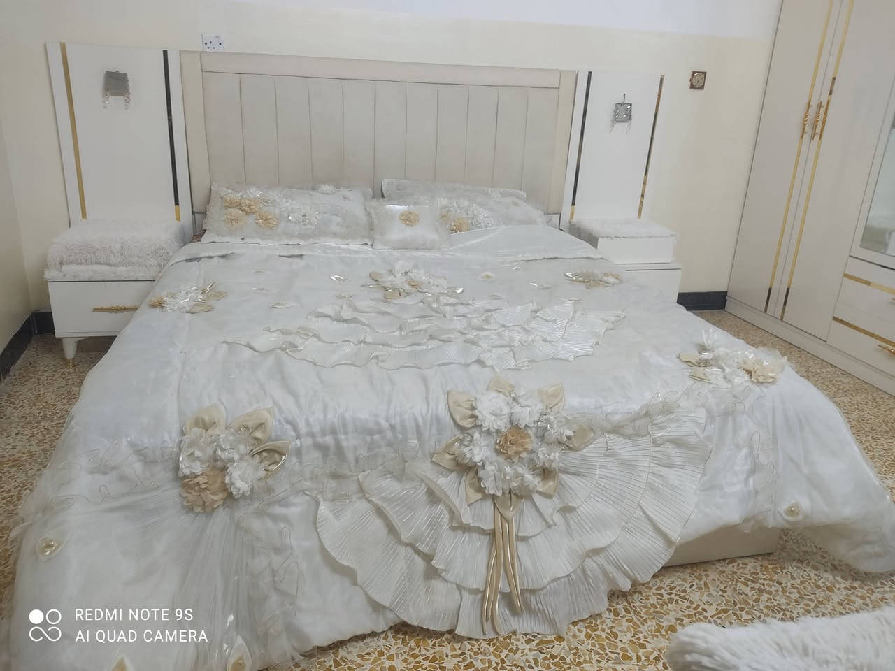 غرفه تركية جديدة
التخت الي جوا الاسفنج فصال خاص وقوي
السعر 750 الف


**إذا كنت صاحب هذا الإعلان وتريد حذفه لأي سبب، رجاءا أرسل رسالة إلى الدعم الفني**