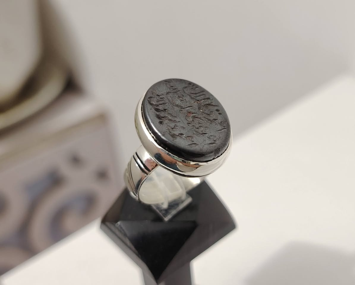 خاتم من الحديد الصيني الاصلي
نقش عليه الجلالات السبعه من وجه الحجر وظهره ودائره
نقش يدوي ٢٧ رجب الاصب
يوجد توصيل إلى جميع المحافظات
التواصل ع الخاص او ع الواتساب ***********
