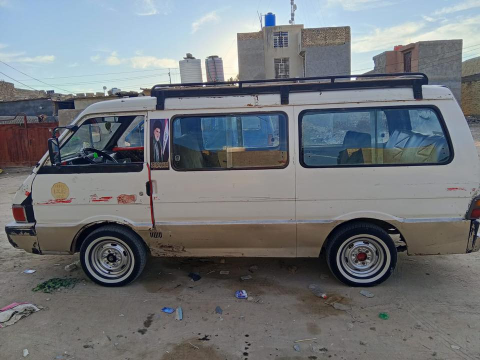 السلام عليكم كيه بسته مديل 93رقم احمر خط حي العامل مصفره مكينه وكير نضاف سعره 23وبيه مجال ***********
