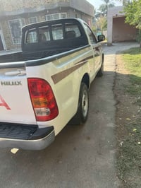 تويوتا هيلوكس • نضيفه • بابل